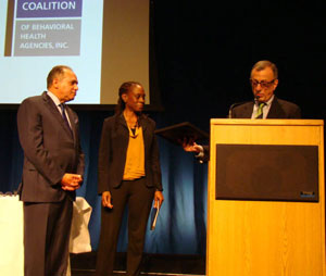 Hernandez Presents Award to NYC's First Lady