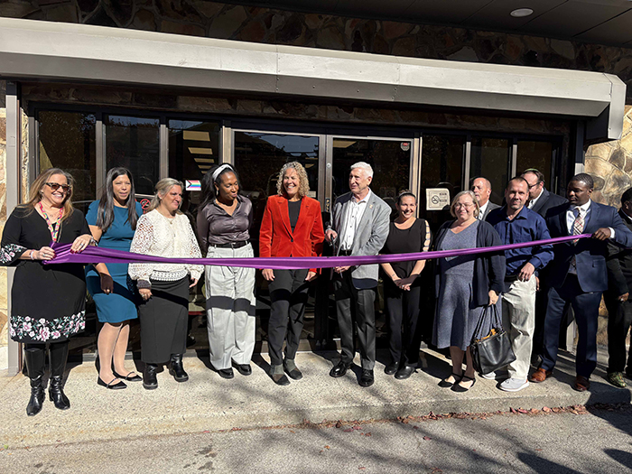 Staten Island ribbon cutting